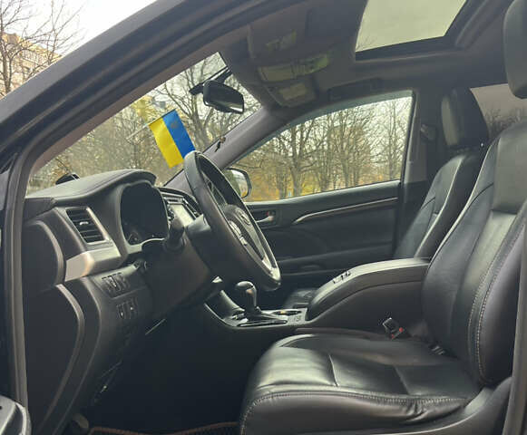 Черный Тойота Хайлендер, объемом двигателя 3.5 л и пробегом 179 тыс. км за 25900 $, фото 25 на Automoto.ua