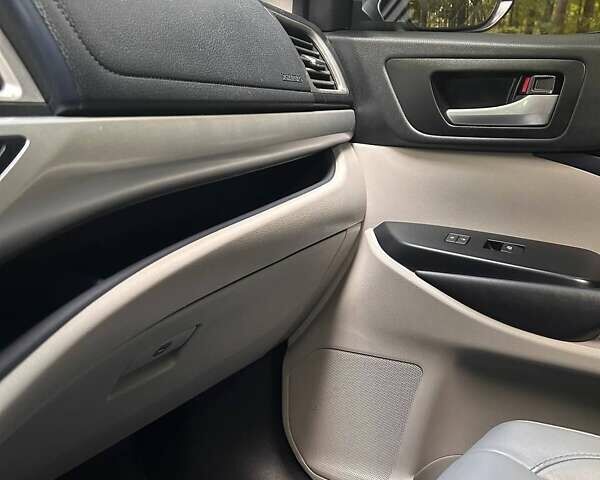 Черный Тойота Хайлендер, объемом двигателя 3.46 л и пробегом 107 тыс. км за 25800 $, фото 30 на Automoto.ua