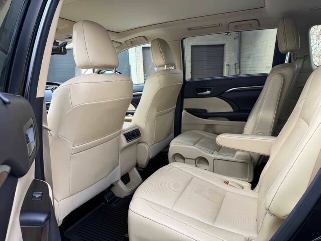 Черный Тойота Хайлендер, объемом двигателя 3.5 л и пробегом 76 тыс. км за 15600 $, фото 11 на Automoto.ua