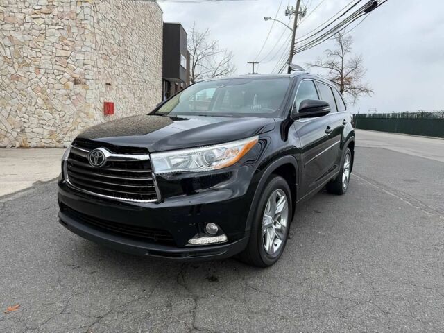 Черный Тойота Хайлендер, объемом двигателя 3.5 л и пробегом 76 тыс. км за 15600 $, фото 2 на Automoto.ua