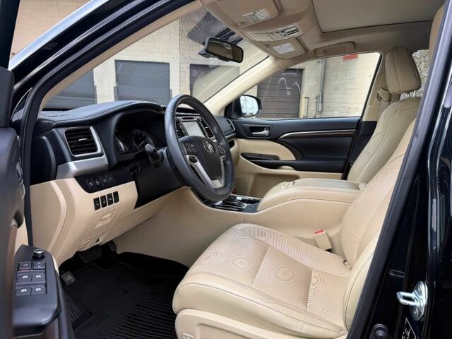 Черный Тойота Хайлендер, объемом двигателя 3.5 л и пробегом 76 тыс. км за 15600 $, фото 8 на Automoto.ua