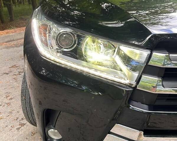 Черный Тойота Хайлендер, объемом двигателя 3.46 л и пробегом 107 тыс. км за 25800 $, фото 6 на Automoto.ua