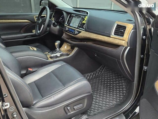 Чорний Тойота Хайлендер, об'ємом двигуна 3.5 л та пробігом 110 тис. км за 31300 $, фото 9 на Automoto.ua