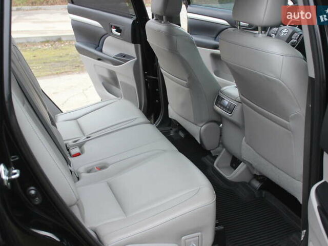 Черный Тойота Хайлендер, объемом двигателя 3.46 л и пробегом 60 тыс. км за 26999 $, фото 27 на Automoto.ua