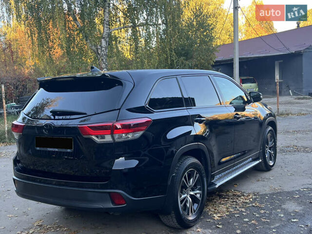 Черный Тойота Хайлендер, объемом двигателя 3.46 л и пробегом 200 тыс. км за 24500 $, фото 5 на Automoto.ua