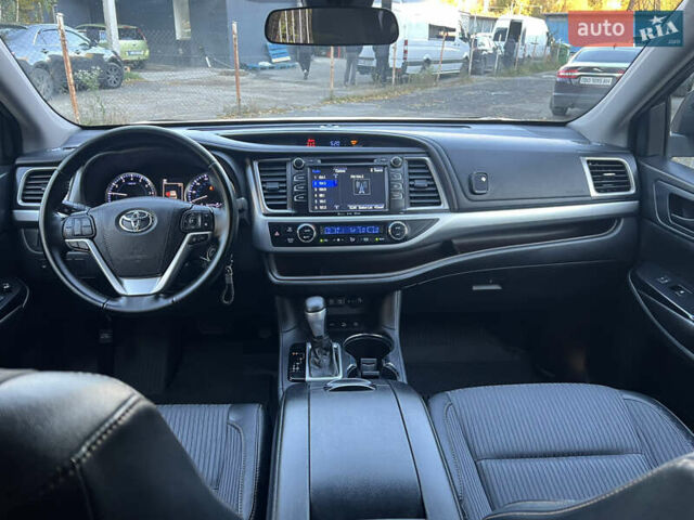 Черный Тойота Хайлендер, объемом двигателя 3.46 л и пробегом 200 тыс. км за 24500 $, фото 52 на Automoto.ua