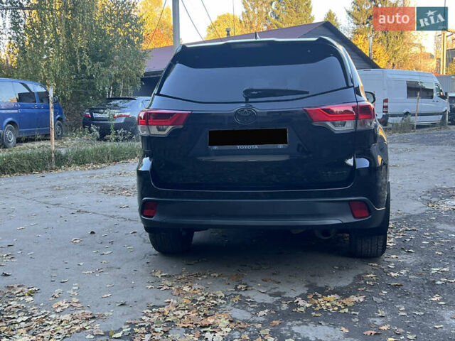 Черный Тойота Хайлендер, объемом двигателя 3.46 л и пробегом 200 тыс. км за 24500 $, фото 21 на Automoto.ua