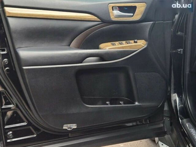 Чорний Тойота Хайлендер, об'ємом двигуна 3.5 л та пробігом 110 тис. км за 31300 $, фото 17 на Automoto.ua