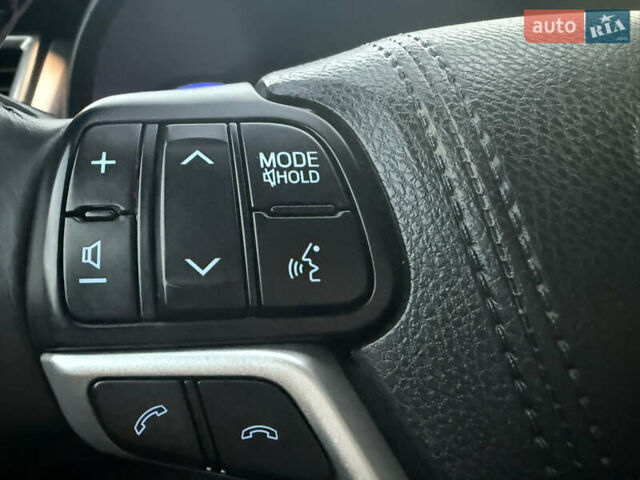 Черный Тойота Хайлендер, объемом двигателя 3.46 л и пробегом 123 тыс. км за 27000 $, фото 49 на Automoto.ua