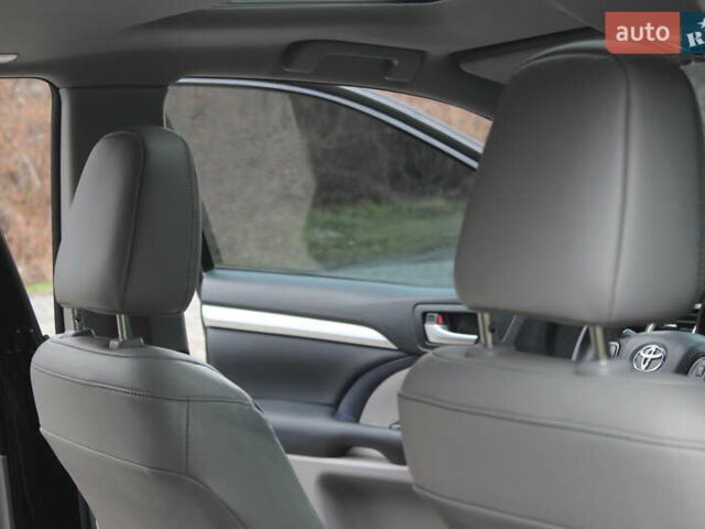 Черный Тойота Хайлендер, объемом двигателя 3.46 л и пробегом 60 тыс. км за 26999 $, фото 28 на Automoto.ua