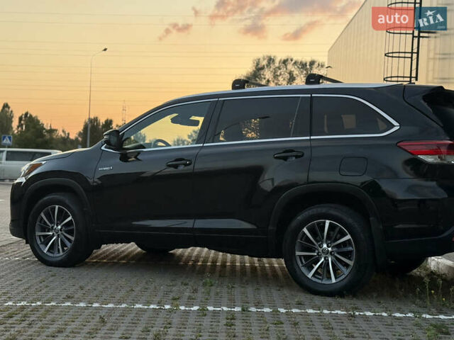 Черный Тойота Хайлендер, объемом двигателя 3.46 л и пробегом 123 тыс. км за 27000 $, фото 4 на Automoto.ua