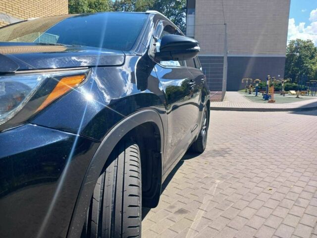 Черный Тойота Хайлендер, объемом двигателя 3.5 л и пробегом 203 тыс. км за 26500 $, фото 2 на Automoto.ua