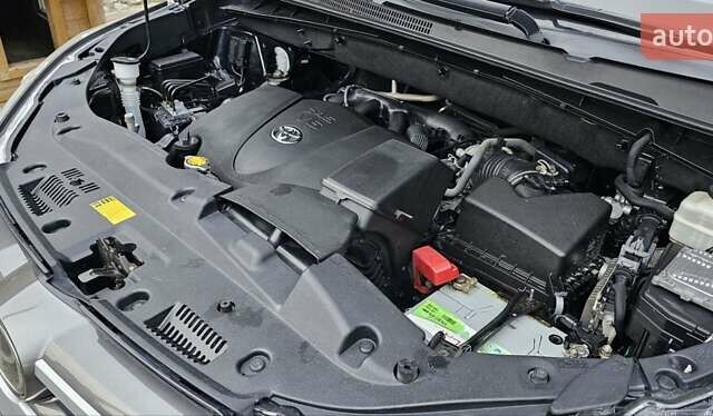 Чорний Тойота Хайлендер, об'ємом двигуна 3.46 л та пробігом 139 тис. км за 25500 $, фото 7 на Automoto.ua