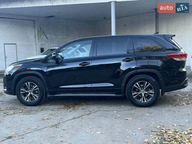 Черный Тойота Хайлендер, объемом двигателя 3.46 л и пробегом 200 тыс. км за 24500 $, фото 11 на Automoto.ua