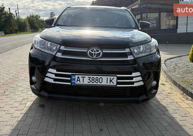Черный Тойота Хайлендер, объемом двигателя 3.46 л и пробегом 394 тыс. км за 27800 $, фото 32 на Automoto.ua