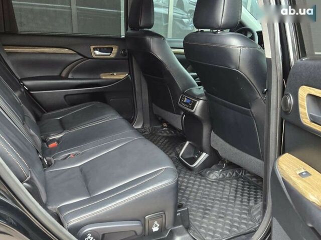 Чорний Тойота Хайлендер, об'ємом двигуна 3.5 л та пробігом 110 тис. км за 31300 $, фото 12 на Automoto.ua
