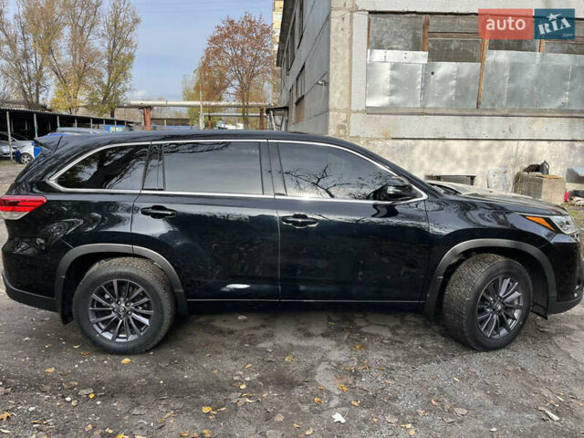 Черный Тойота Хайлендер, объемом двигателя 2.67 л и пробегом 106 тыс. км за 27000 $, фото 8 на Automoto.ua