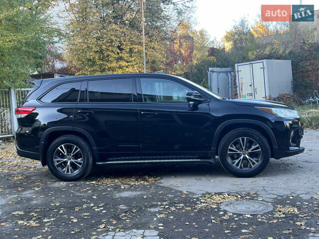 Черный Тойота Хайлендер, объемом двигателя 3.46 л и пробегом 200 тыс. км за 24500 $, фото 2 на Automoto.ua