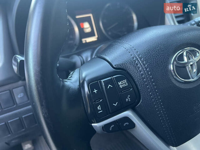 Черный Тойота Хайлендер, объемом двигателя 3.46 л и пробегом 200 тыс. км за 24500 $, фото 40 на Automoto.ua