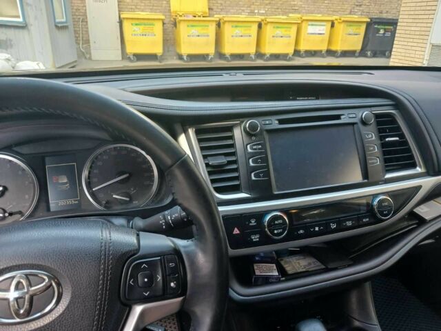 Черный Тойота Хайлендер, объемом двигателя 3.5 л и пробегом 203 тыс. км за 26500 $, фото 15 на Automoto.ua