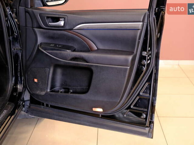 Чорний Тойота Хайлендер, об'ємом двигуна 3.5 л та пробігом 164 тис. км за 25900 $, фото 47 на Automoto.ua