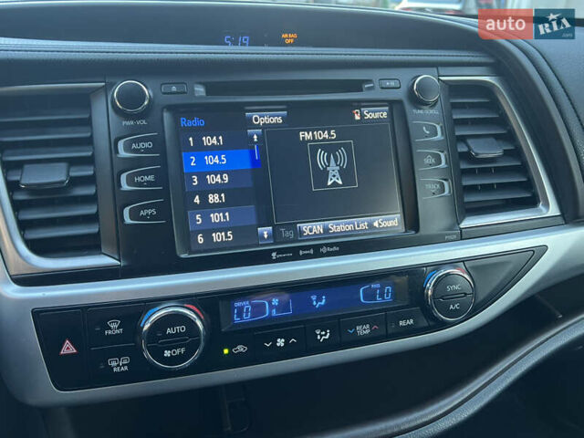 Черный Тойота Хайлендер, объемом двигателя 3.46 л и пробегом 200 тыс. км за 24500 $, фото 44 на Automoto.ua