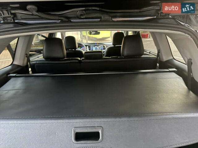 Черный Тойота Хайлендер, объемом двигателя 3.46 л и пробегом 123 тыс. км за 27000 $, фото 40 на Automoto.ua