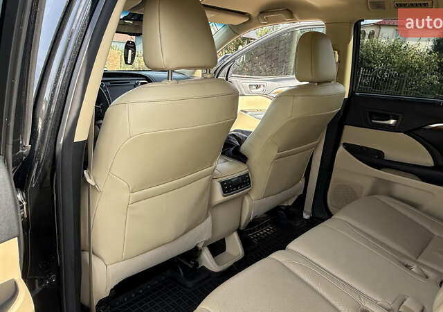 Черный Тойота Хайлендер, объемом двигателя 3.46 л и пробегом 394 тыс. км за 27800 $, фото 19 на Automoto.ua