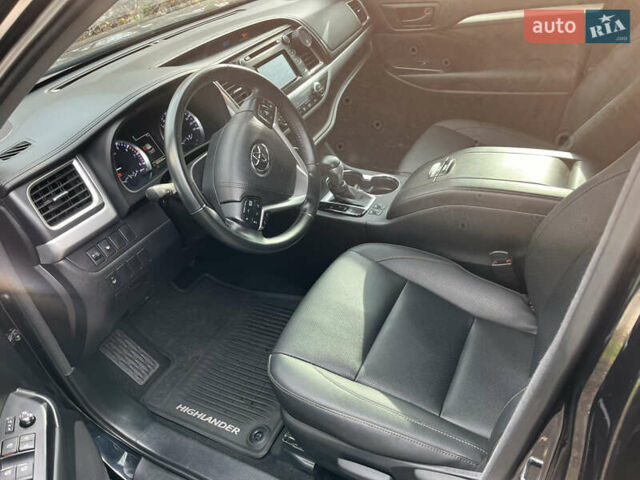 Черный Тойота Хайлендер, объемом двигателя 2.67 л и пробегом 106 тыс. км за 27000 $, фото 9 на Automoto.ua