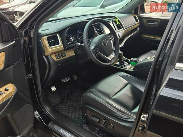 Черный Тойота Хайлендер, объемом двигателя 3.5 л и пробегом 110 тыс. км за 29200 $, фото 13 на Automoto.ua
