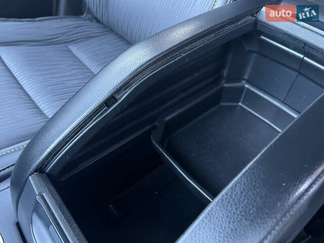 Черный Тойота Хайлендер, объемом двигателя 3.46 л и пробегом 200 тыс. км за 24500 $, фото 49 на Automoto.ua