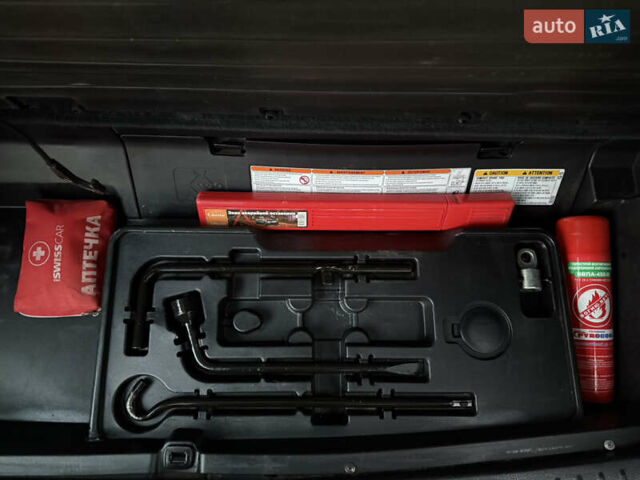 Черный Тойота Хайлендер, объемом двигателя 3.46 л и пробегом 123 тыс. км за 27000 $, фото 41 на Automoto.ua