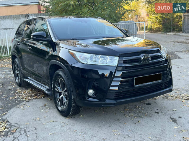 Черный Тойота Хайлендер, объемом двигателя 3.46 л и пробегом 200 тыс. км за 24500 $, фото 25 на Automoto.ua