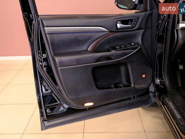 Чорний Тойота Хайлендер, об'ємом двигуна 3.5 л та пробігом 164 тис. км за 25900 $, фото 32 на Automoto.ua