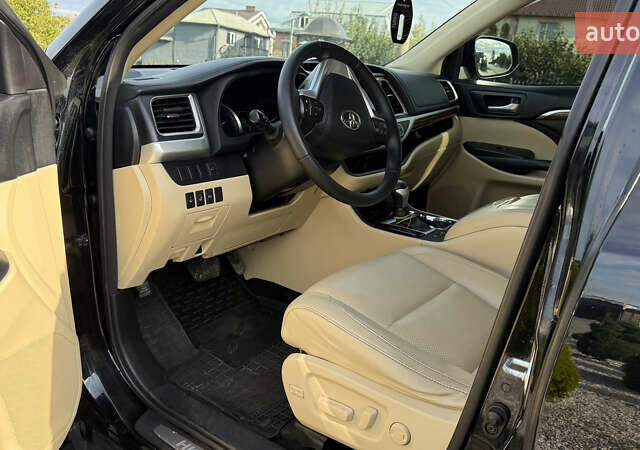 Черный Тойота Хайлендер, объемом двигателя 3.46 л и пробегом 394 тыс. км за 27800 $, фото 22 на Automoto.ua