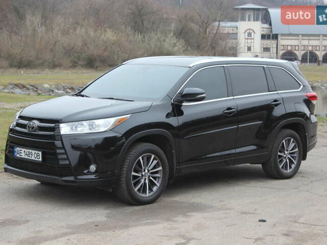 Черный Тойота Хайлендер, объемом двигателя 3.46 л и пробегом 60 тыс. км за 26999 $, фото 2 на Automoto.ua