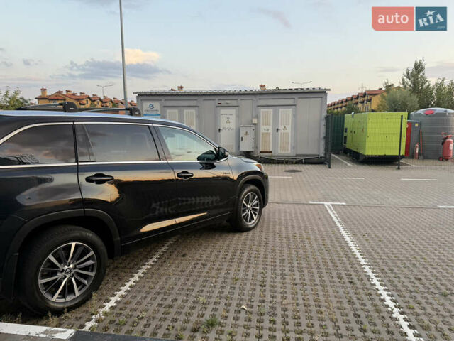 Черный Тойота Хайлендер, объемом двигателя 3.46 л и пробегом 123 тыс. км за 27000 $, фото 6 на Automoto.ua