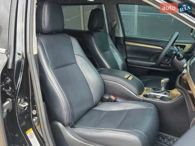 Черный Тойота Хайлендер, объемом двигателя 3.5 л и пробегом 110 тыс. км за 29200 $, фото 20 на Automoto.ua