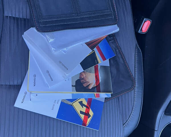 Черный Тойота Хайлендер, объемом двигателя 3.46 л и пробегом 200 тыс. км за 24500 $, фото 57 на Automoto.ua