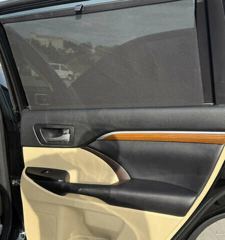 Черный Тойота Хайлендер, объемом двигателя 3.46 л и пробегом 394 тыс. км за 27800 $, фото 13 на Automoto.ua