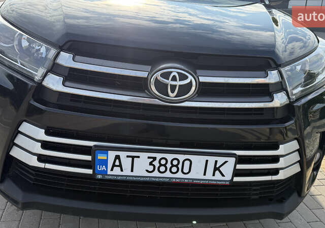 Черный Тойота Хайлендер, объемом двигателя 3.46 л и пробегом 394 тыс. км за 27800 $, фото 31 на Automoto.ua