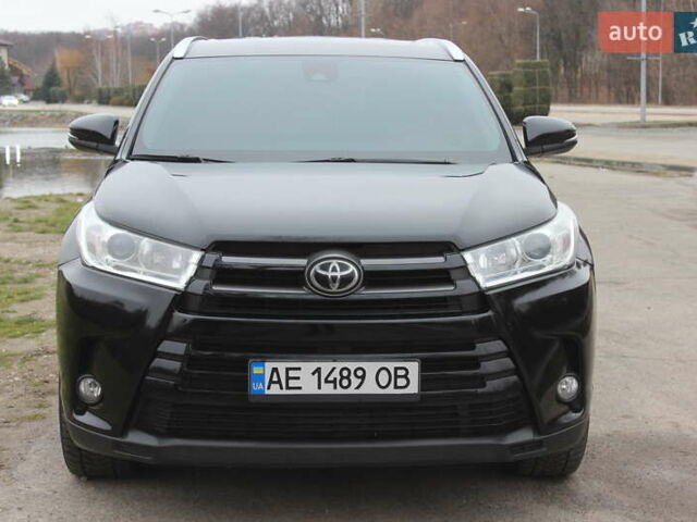 Черный Тойота Хайлендер, объемом двигателя 3.46 л и пробегом 60 тыс. км за 26999 $, фото 3 на Automoto.ua