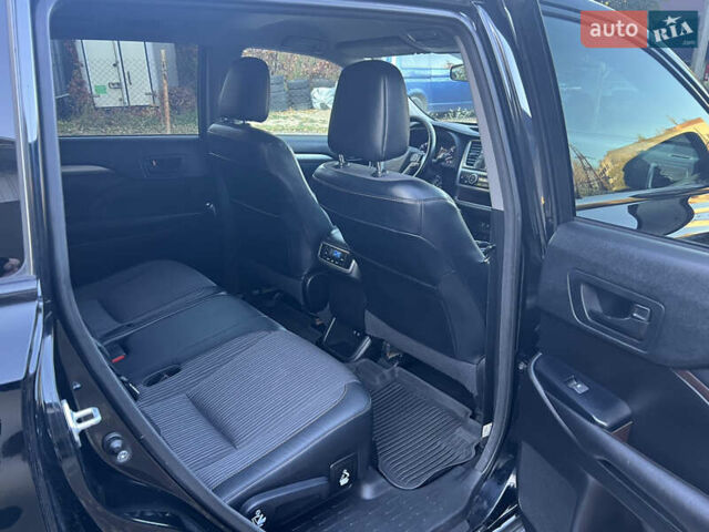 Черный Тойота Хайлендер, объемом двигателя 3.46 л и пробегом 200 тыс. км за 24500 $, фото 53 на Automoto.ua