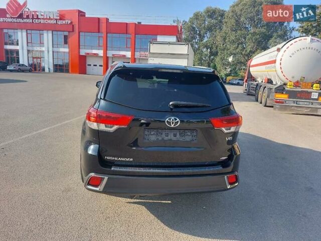 Тойота Хайлендер 2017 в Днепре (Днепропетровске) на Automoto.ua Черный Тойота Хайлендер, объемом двигателя 3.5 л и пробегом 155 тыс. км за 33700 $, фото 3 на Automoto.ua