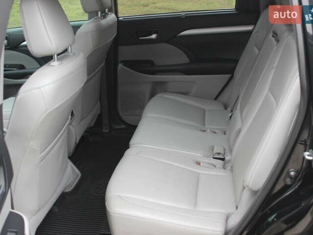 Черный Тойота Хайлендер, объемом двигателя 3.46 л и пробегом 60 тыс. км за 26999 $, фото 26 на Automoto.ua