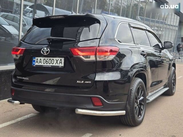Чорний Тойота Хайлендер, об'ємом двигуна 3.5 л та пробігом 110 тис. км за 31300 $, фото 3 на Automoto.ua