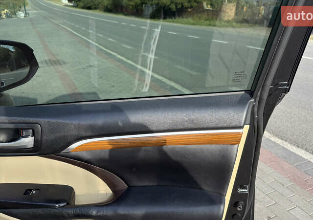 Черный Тойота Хайлендер, объемом двигателя 3.46 л и пробегом 394 тыс. км за 27800 $, фото 21 на Automoto.ua