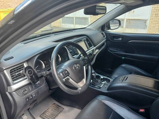 Черный Тойота Хайлендер, объемом двигателя 3.5 л и пробегом 203 тыс. км за 26500 $, фото 13 на Automoto.ua