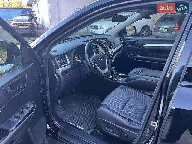 Черный Тойота Хайлендер, объемом двигателя 3.46 л и пробегом 200 тыс. км за 24500 $, фото 36 на Automoto.ua