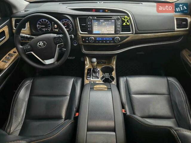Черный Тойота Хайлендер, объемом двигателя 3.5 л и пробегом 110 тыс. км за 29200 $, фото 22 на Automoto.ua